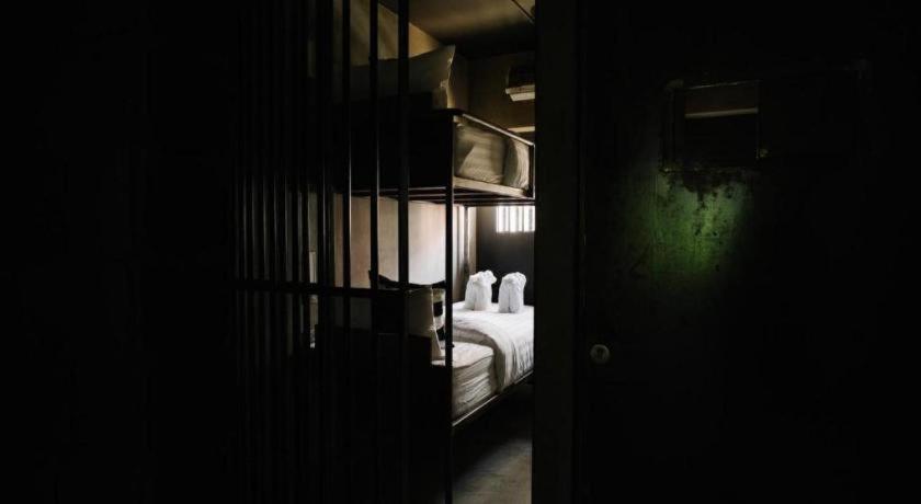 Sook Station Hostel *